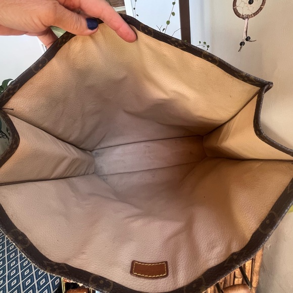 Louis Vuitton Brown Monogram Tote with Tan Handles - Picture 7 of 15